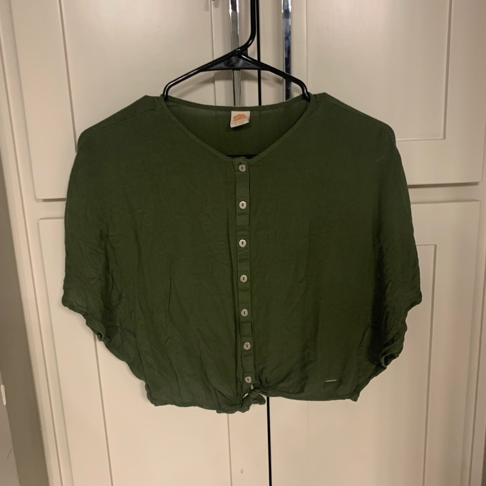 Simple green top with buttons and knot Size 10-11 (years) girls